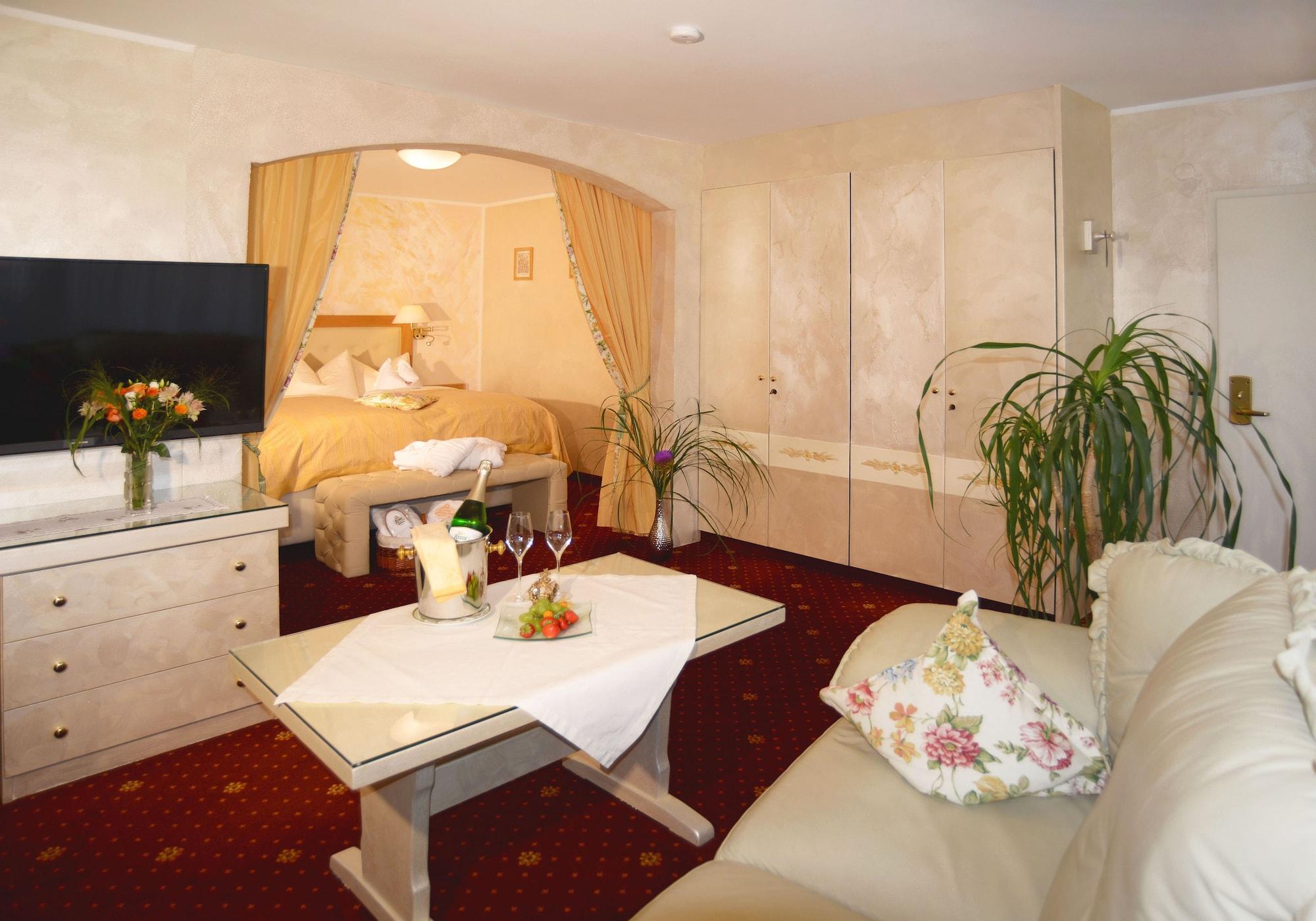 Hotel Krone Igelsberg Фройденштадт Екстер'єр фото