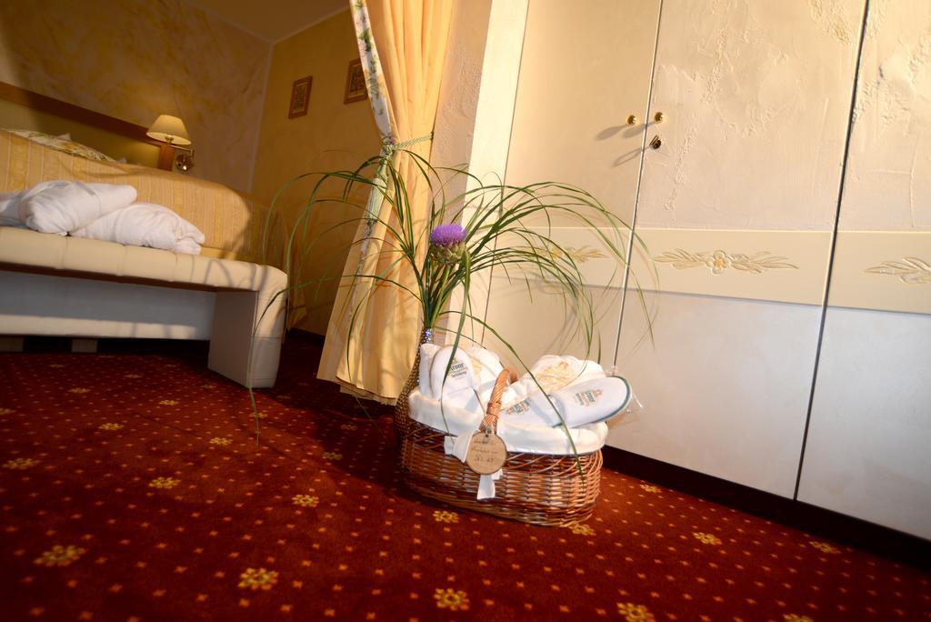 Hotel Krone Igelsberg Фройденштадт Екстер'єр фото