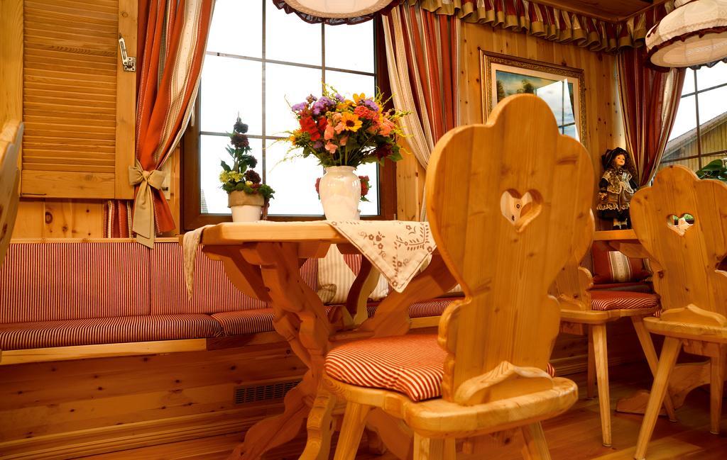 Hotel Krone Igelsberg Фройденштадт Екстер'єр фото